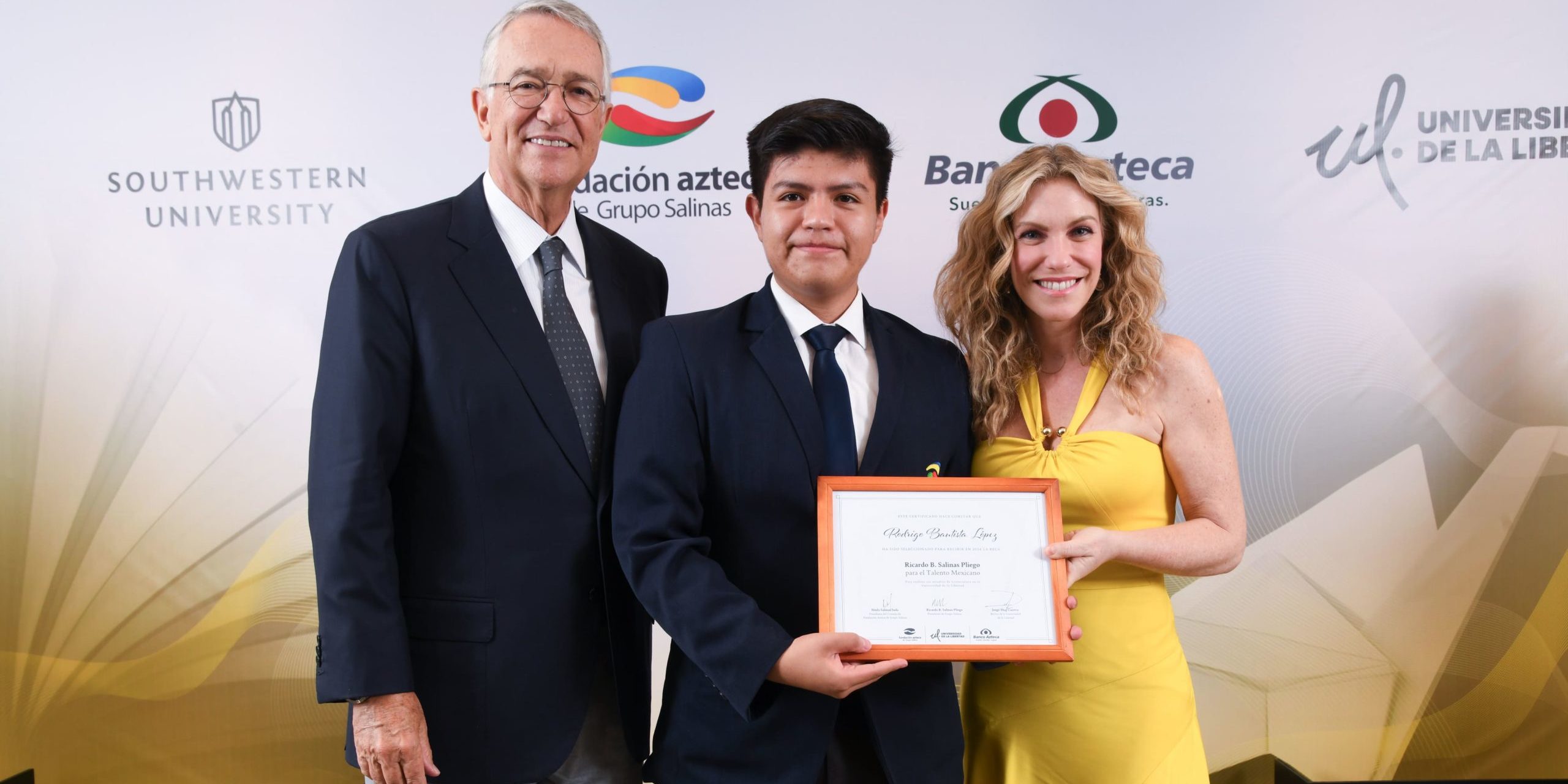 Ricardo B. Salinas Pliego en un evento institucional